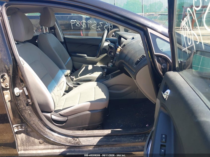 2016 Kia Forte VIN KNAFX4A60G5574432 IAAI salvage auction — REAR END, Clear (Indiana), sold $1,150 on 2026-07-28 (photo 5)