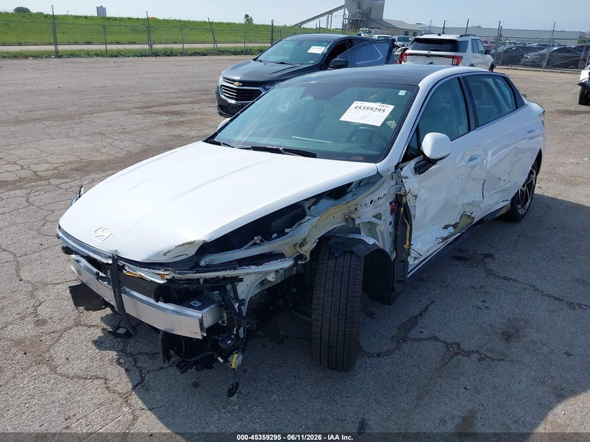 2025 Hyundai Sonata VIN KMHL14JAXSA502905 IAAI salvage auction — SIDE, Salvage (Illinois), sold $4,550 on 2026-07-24 (photo 2)