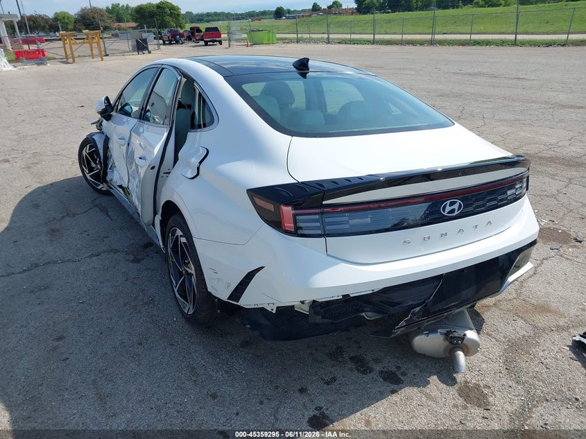 2025 Hyundai Sonata VIN KMHL14JAXSA502905 IAAI salvage auction — SIDE, Salvage (Illinois), sold $4,550 on 2026-07-24 (photo 3)