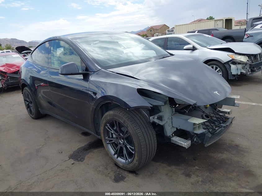 2025 Tesla Model y VIN 7SAYGDED8SF269260 IAAI salvage auction — FRONT END, Salvage (Arizona), sold $10,900 on 2026-07-21 (photo 1)