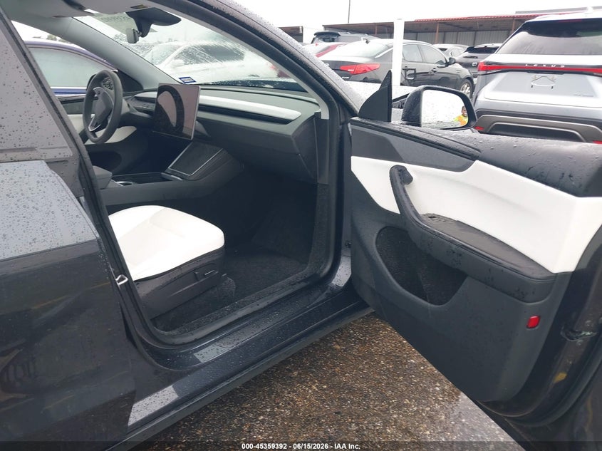 2026 Tesla Model y VIN 7SAYGDEE1TA466407 IAAI salvage auction — REAR END, Salvage Title, sold $7,300 on 2026-07-22 (photo 5)