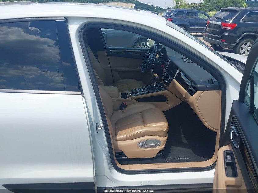 2019 Porsche Macan VIN WP1AA2A5XKLB00842 IAAI salvage auction — NORMAL WEAR, Clear (Alabama), sold $9,650 on 2026-07-20 (photo 5)