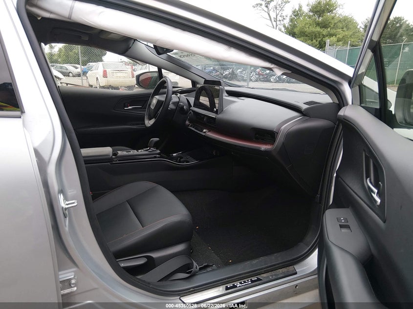 2024 Toyota Prius VIN JTDACACU4R3022692 IAAI salvage auction — LEFT FRONT, Salvage Title, sold $10,900 on 2026-07-31 (photo 5)