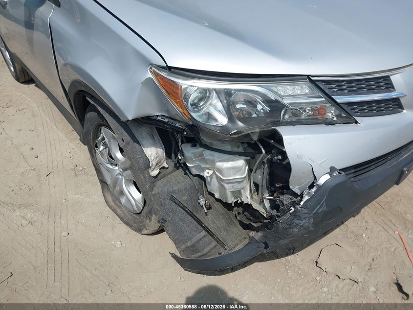 2015 Toyota Rav 4 VIN JTMBFREV5FJ030145 IAAI salvage auction — RIGHT FRONT, Salvage (Massachusetts), sold $4,450 on 2026-07-21 (photo 6)