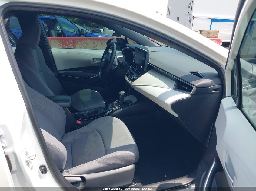 2022 Toyota Corolla VIN 5YFS4MCE4NP138018 IAAI salvage auction — RIGHT FRONT, Salvage Title, sold $5,900 on 2026-08-01 (photo 5)