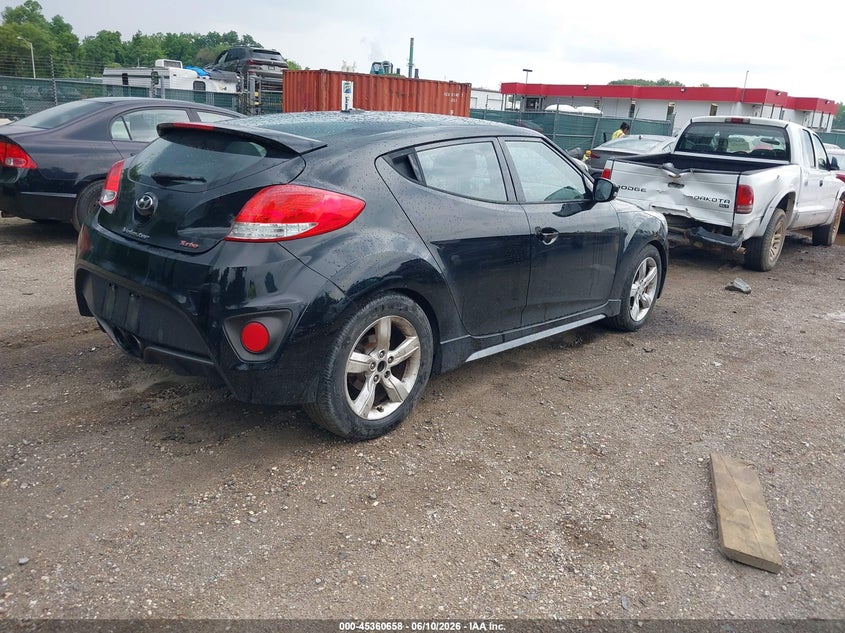 2015 Hyundai Veloster VIN KMHTC6AEXFU228831 IAAI salvage auction — NORMAL WEAR, Clear-Dealer Only (Maryland), sold $875 on 2026-07-09 (photo 4)