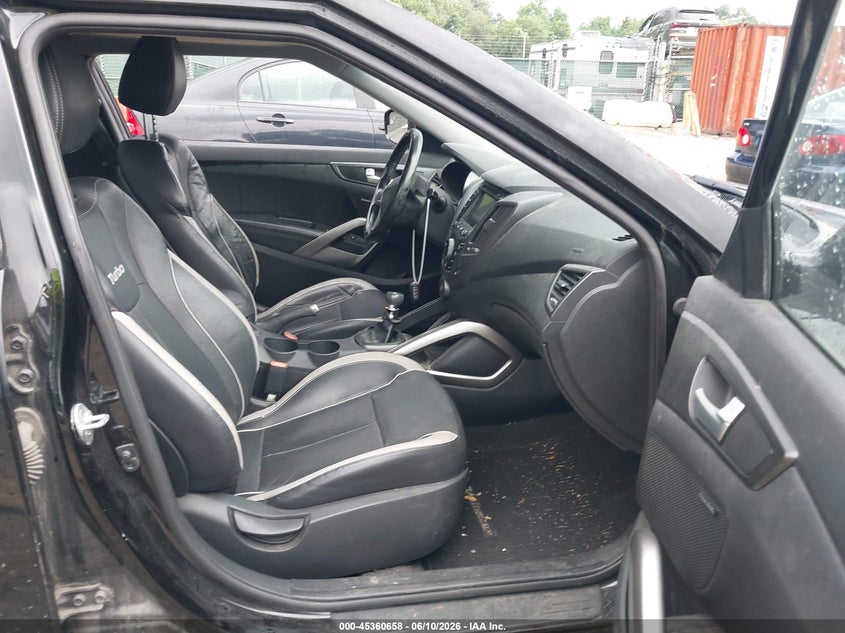 2015 Hyundai Veloster VIN KMHTC6AEXFU228831 IAAI salvage auction — NORMAL WEAR, Clear-Dealer Only (Maryland), sold $875 on 2026-07-09 (photo 5)