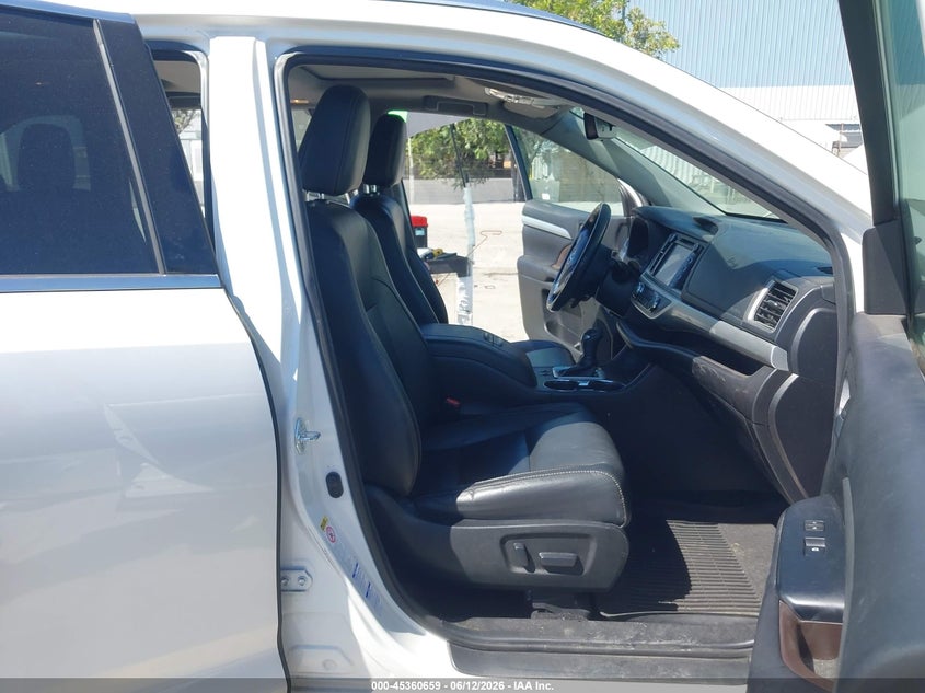 2017 Toyota Highlander VIN 5TDJZRFH5HS394891 IAAI salvage auction — REAR END, Salvage (California), sold $11,075 on 2026-07-13 (photo 5)
