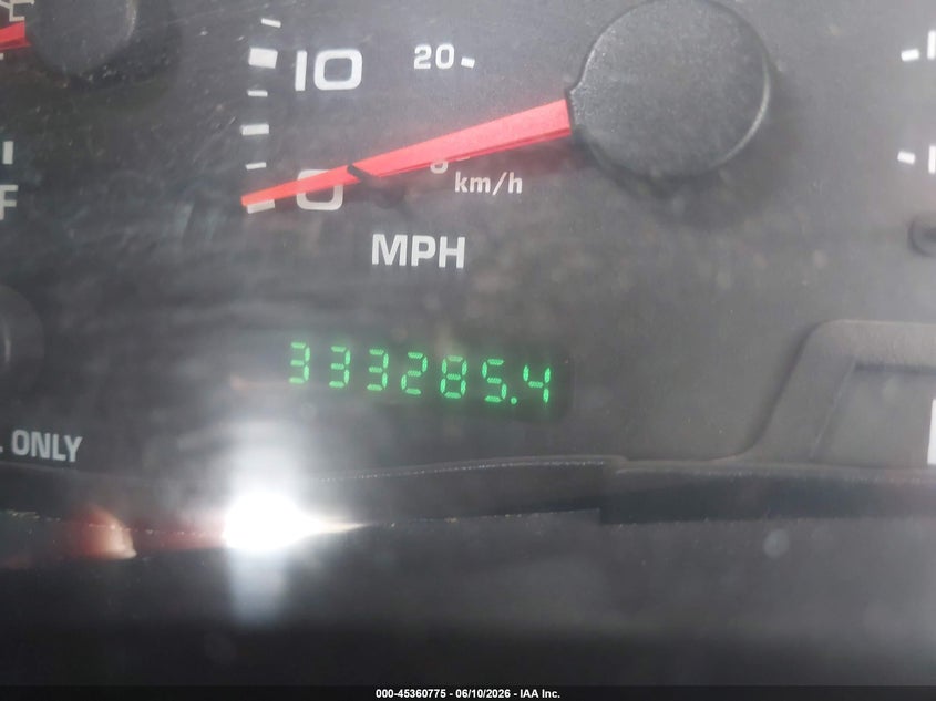 2004 Ford F350 VIN 1FTWW33P64EA19292 IAAI salvage auction — NORMAL WEAR, Clear (Indiana), sold $725 on 2026-07-08 (photo 5)
