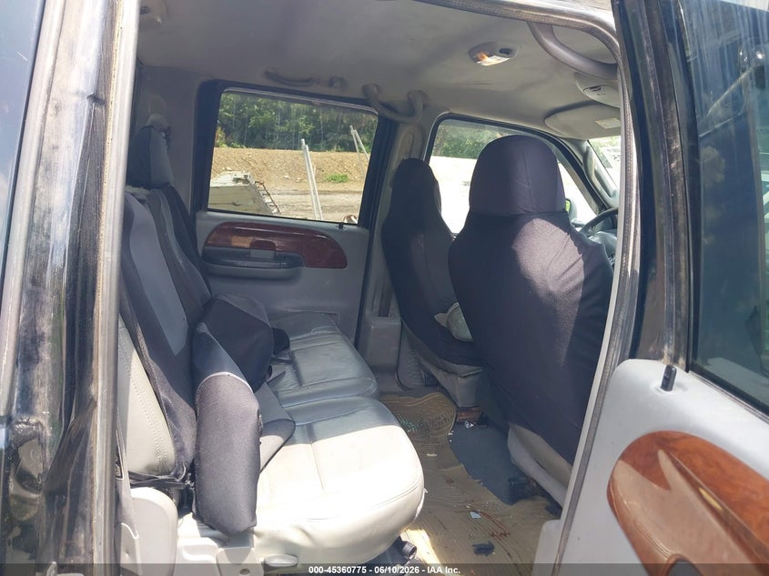 2004 Ford F350 VIN 1FTWW33P64EA19292 IAAI salvage auction — NORMAL WEAR, Clear (Indiana), sold $725 on 2026-07-08 (photo 7)