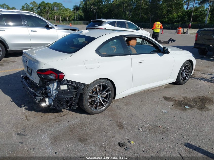 2024 BMW 2er VIN 3MW23CM09R8E18729 IAAI salvage auction — SIDE, Rebuildable (Florida), sold $14,900 on 2026-07-07 (photo 4)