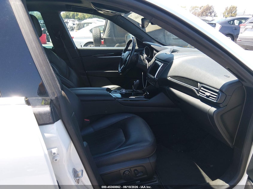 2018 Maserati Levante VIN ZN661XUA9JX297344 IAAI salvage auction — REPOSSESSION, Clear (Nevada), sold $13,000 on 2026-07-16 (photo 5)