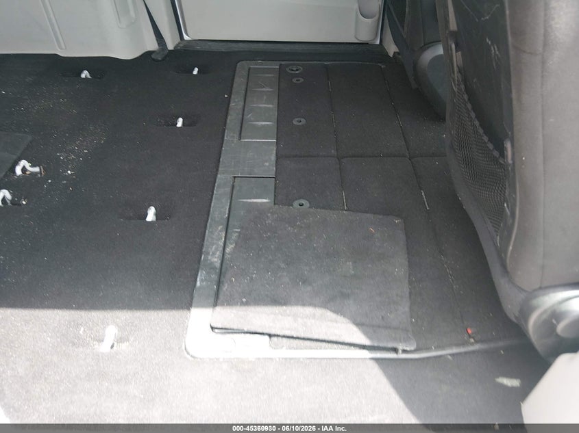 2016 Dodge Grand caravan VIN 2C4RDGBG3GR352259 IAAI salvage auction — NORMAL WEAR, SF97 (Maryland), sold $11,325 on 2026-08-18 (photo 8)