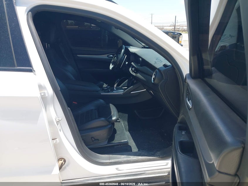2019 Alfa romeo Stelvio VIN ZASPAKBN8K7C40883 IAAI salvage auction — REPOSSESSION, Clear (Idaho), sold $475 on 2026-07-09 (photo 5)