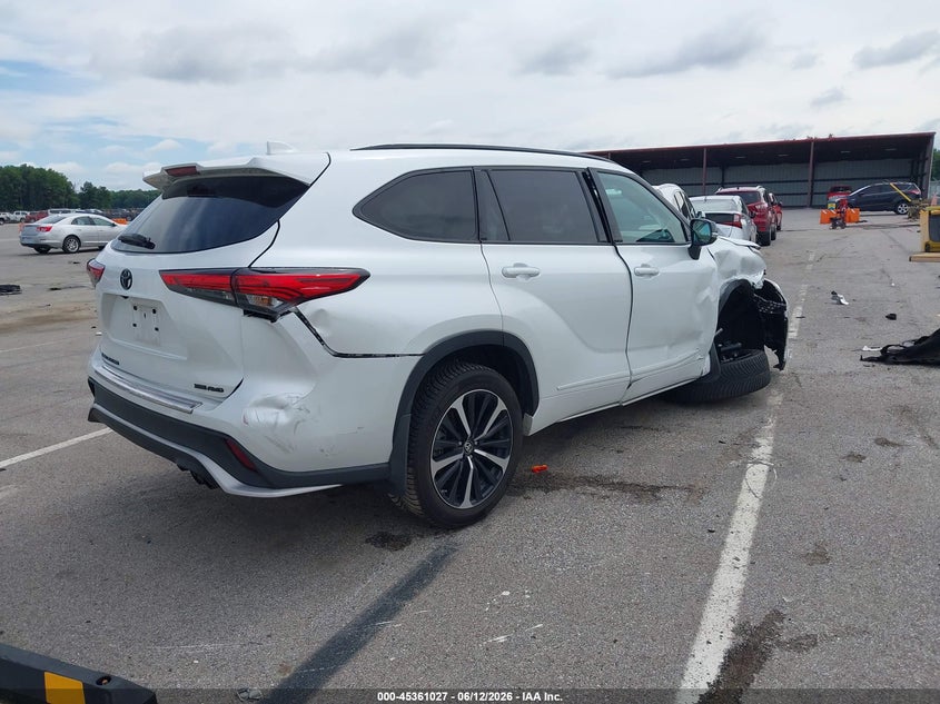 2022 Toyota Highlander VIN 5TDLZRBH0NS214209 IAAI salvage auction — RIGHT FRONT, Salvage (Indiana), sold $15,900 on 2026-07-25 (photo 4)