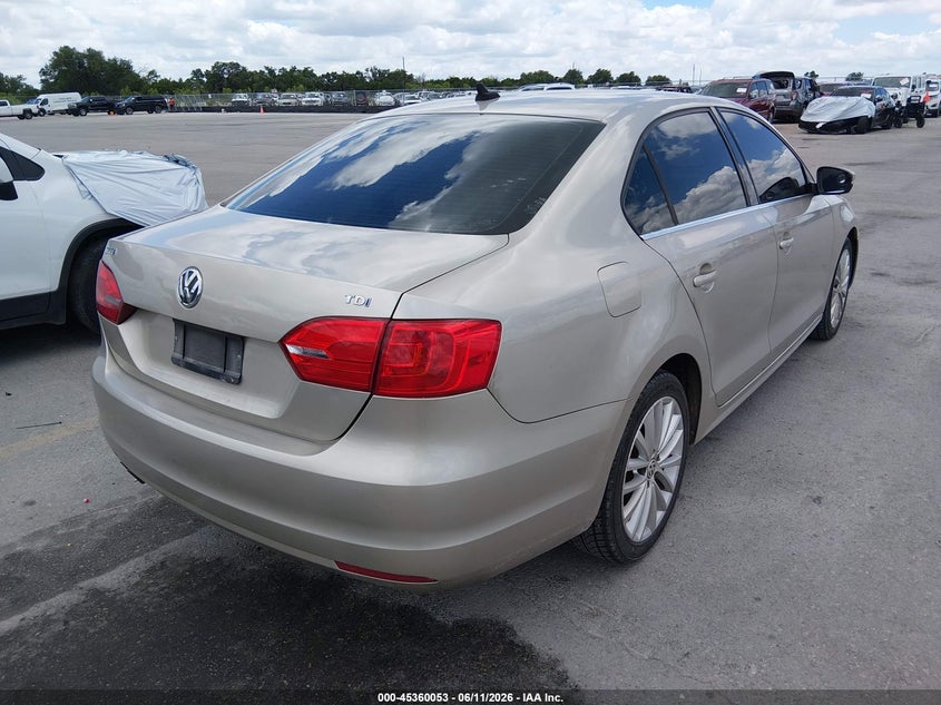 2013 Volkswagen Jetta VIN 3VWLL7AJ0DM231047 IAAI salvage auction — FRONT END, Original (Texas), sold $1,050 on 2026-08-14 (photo 4)