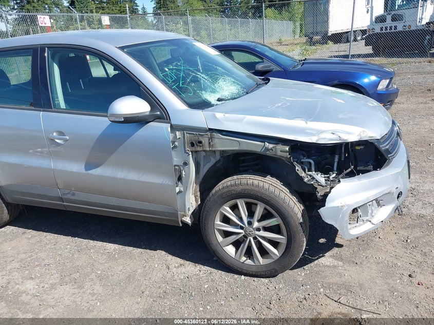 2017 Volkswagen Tiguan VIN WVGBV7AX3HK047338 IAAI salvage auction — RIGHT FRONT, Bill Of Sale (Washington), sold $700 on 2026-08-13 (photo 6)