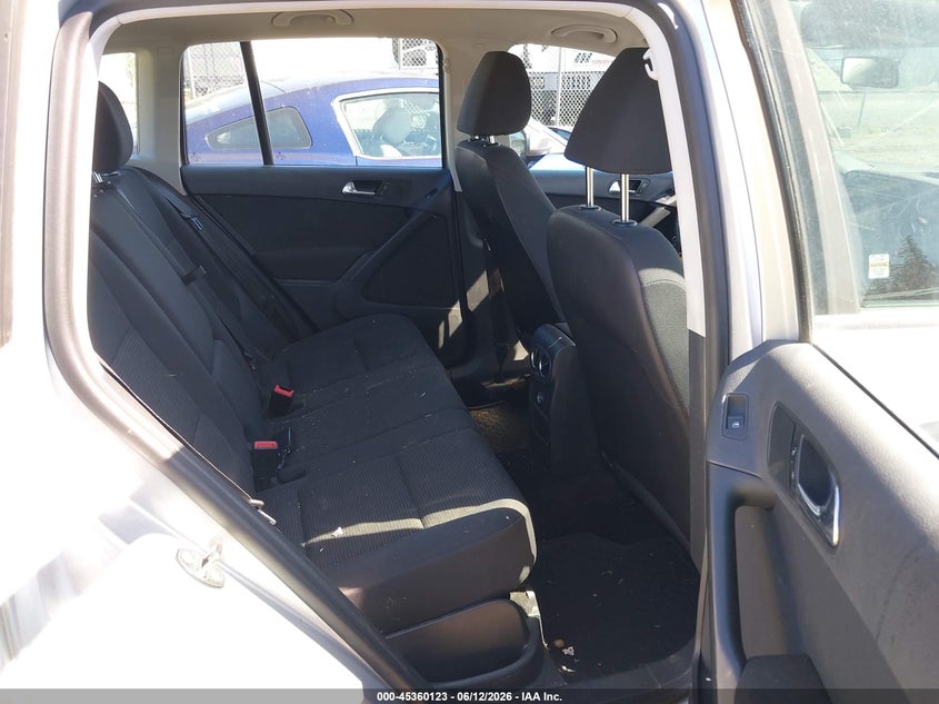 2017 Volkswagen Tiguan VIN WVGBV7AX3HK047338 IAAI salvage auction — RIGHT FRONT, Bill Of Sale (Washington), sold $700 on 2026-08-13 (photo 8)