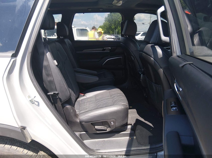 2023 Kia Telluride VIN 5XYP5DGC8PG337284 IAAI salvage auction — FRONT & REAR, Salvage (Tennessee), sold $10,275 on 2026-07-09 (photo 8)