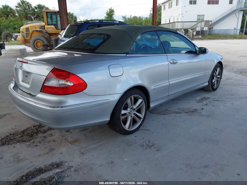 2007 Mercedes-benz Clk-klasse VIN WDBTK56F47T085786 IAAI salvage auction — NORMAL WEAR, Clear (Florida), sold $475 on 2026-07-07 (photo 4)