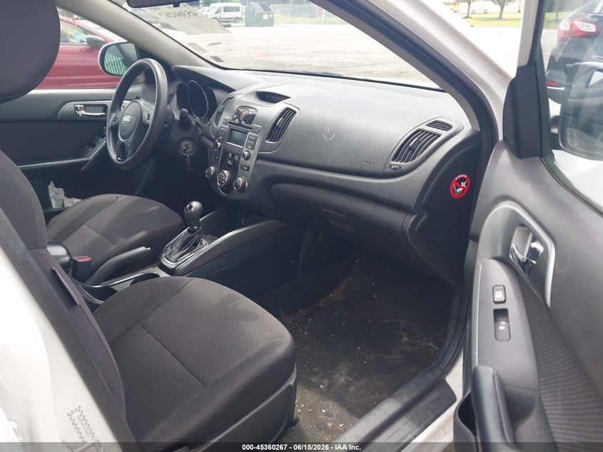 2013 Kia Forte VIN KNAFU4A21D5688229 IAAI salvage auction — REAR END, Mv-907A (New York), sold $425 on 2026-07-07 (photo 5)