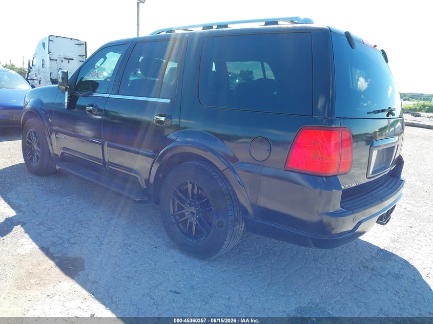 2004 Lincoln Navigator VIN 5LMFU28R24LJ34180 IAAI salvage auction — NORMAL WEAR, Clear (Pennsylvania), sold $375 on 2026-07-08 (photo 3)