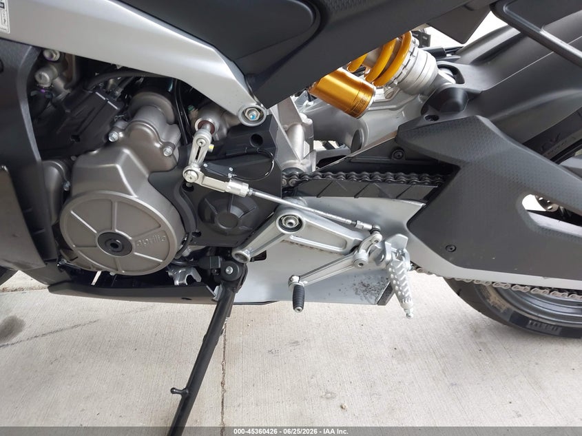 2026 Aprilia Rs VIN ZD4XGUB08TS000419 IAAI salvage auction — FRONT END, Salvage (Minnesota), sold $5,600 on 2026-08-04 (photo 9)