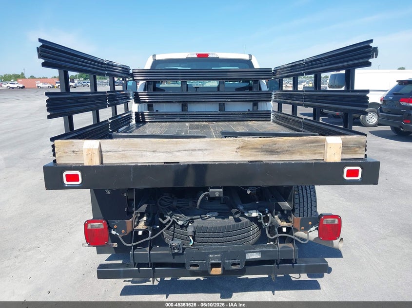 2019 Ford F-250 VIN 1FDBF2A60KEF82057 IAAI salvage auction — REAR END, SF97 (Illinois), sold $22,450 on 2026-07-09 (photo 6)