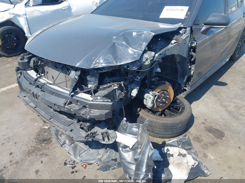 2025 Toyota Camry VIN 4T1DAACK1SU547755 IAAI salvage auction — FRONT & REAR, Salvage Title, sold $10,500 on 2026-07-31 (photo 6)