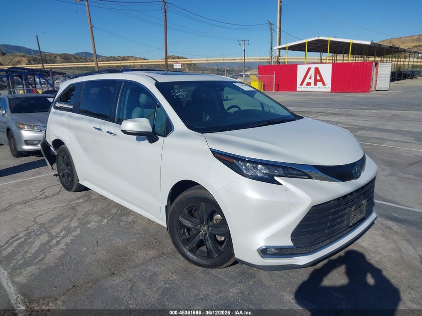 2022 Toyota Sienna VIN 5TDJRKEC5NS102780 — IAAI salvage auction photo