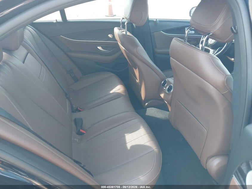 2021 Mercedes-benz E-klasse VIN W1KZF8EB3MA980652 IAAI salvage auction — RIGHT SIDE, Salvage (Alabama), sold $1,050 on 2026-07-21 (photo 8)