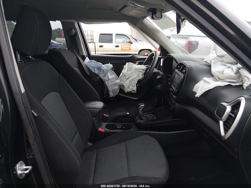 2020 Kia Soul VIN KNDJ63AU2L7012684 IAAI salvage auction — LEFT SIDE, Salvage (Mississippi), sold $1,525 on 2026-07-15 (photo 5)