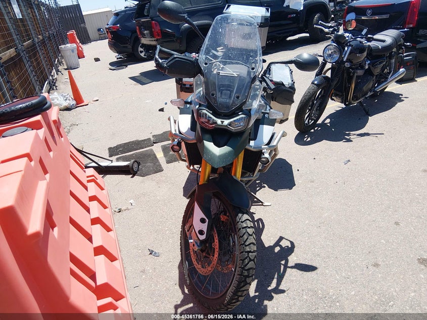2023 Triumph motorcycle Tiger VIN SMTE67DF5PTBB8307 IAAI salvage auction — FRONT & REAR, Wait Title, sold $5,425 on 2026-09-30 (photo 5)