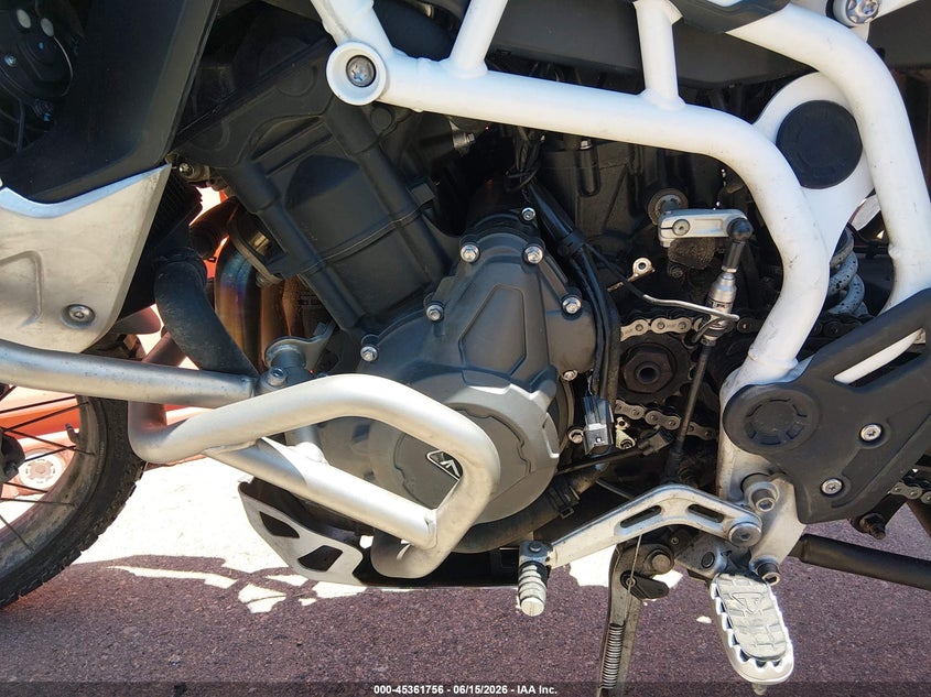 2023 Triumph motorcycle Tiger VIN SMTE67DF5PTBB8307 IAAI salvage auction — FRONT & REAR, Wait Title, sold $5,425 on 2026-09-30 (photo 9)
