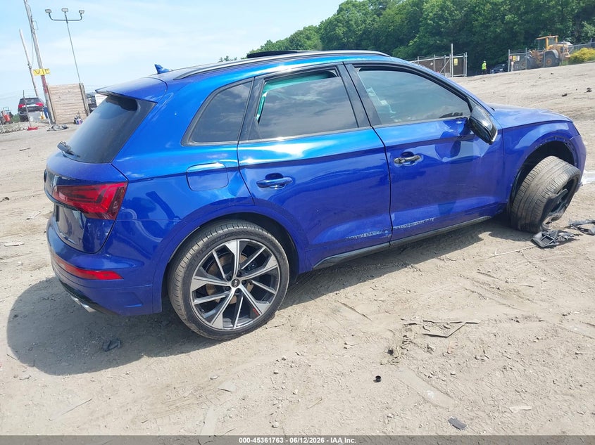 2022 Audi Sq5 VIN WA1B4AFY2N2049545 IAAI salvage auction — ROLLOVER, Salvage (Massachusetts), sold $4,500 on 2026-07-28 (photo 4)