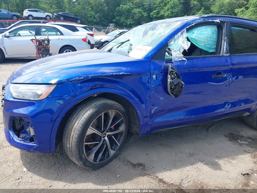 2022 Audi Sq5 VIN WA1B4AFY2N2049545 IAAI salvage auction — ROLLOVER, Salvage (Massachusetts), sold $4,500 on 2026-07-28 (photo 6)