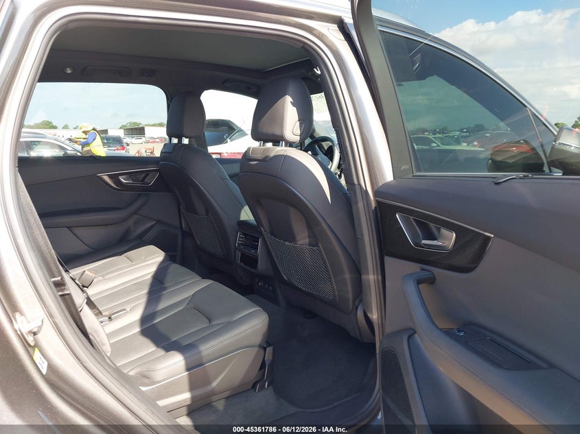 2022 Audi Q7 VIN WA1LXBF72ND004019 IAAI salvage auction — HAIL, Salvage Title, sold $21,100 on 2026-08-25 (photo 8)