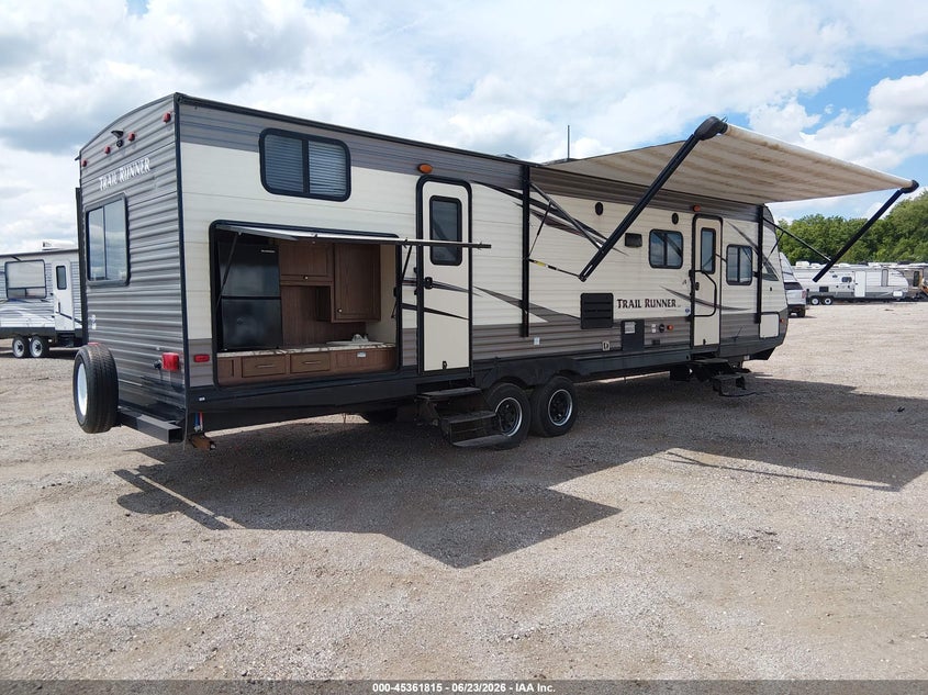 2017 Heartland Trail runn VIN 5SFEB3522HE333095 IAAI salvage auction — HAIL, Clear-Dealer Only (Iowa), sold $4,050 on 2026-07-28 (photo 4)
