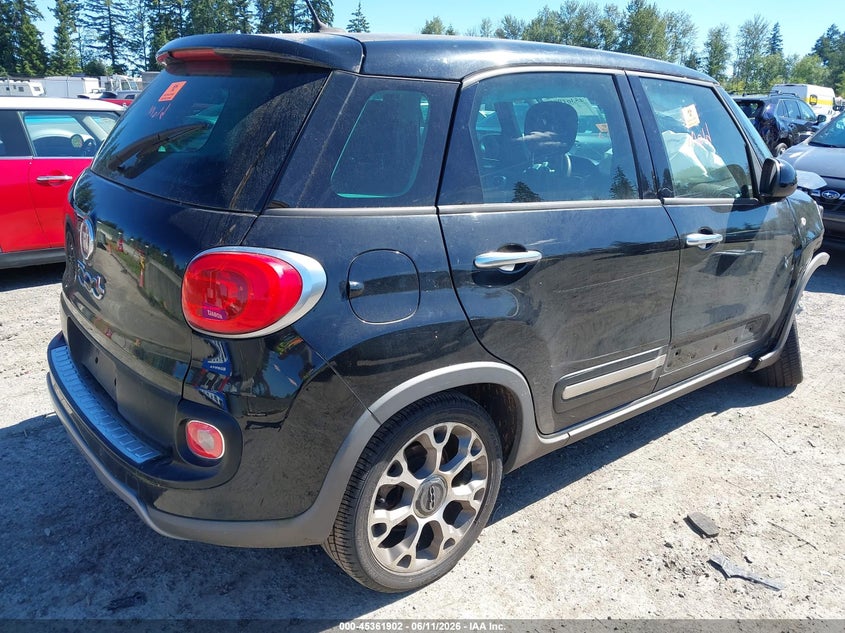 2014 Fiat 500l VIN ZFBCFADH0EZ010745 IAAI salvage auction — NORMAL WEAR, Clear (Washington), sold $350 on 2026-07-08 (photo 4)