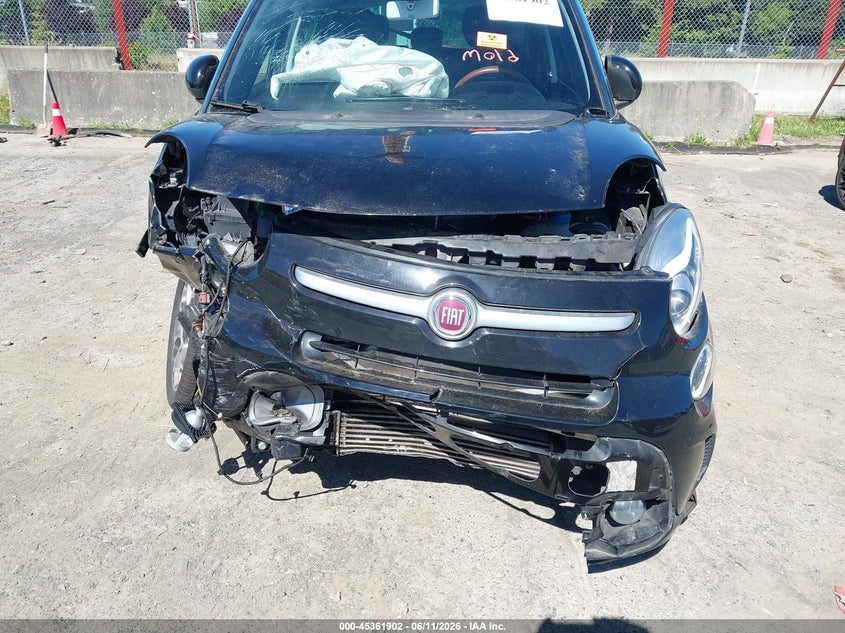 2014 Fiat 500l VIN ZFBCFADH0EZ010745 IAAI salvage auction — NORMAL WEAR, Clear (Washington), sold $350 on 2026-07-08 (photo 6)