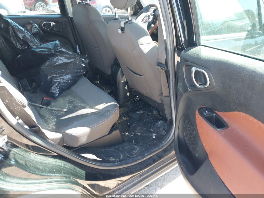 2014 Fiat 500l VIN ZFBCFADH0EZ010745 IAAI salvage auction — NORMAL WEAR, Clear (Washington), sold $350 on 2026-07-08 (photo 8)