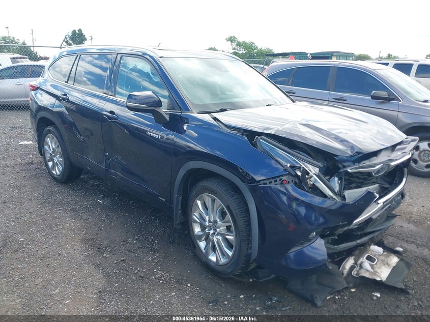 2021 Toyota Highlander VIN 5TDXBRCH5MS019905 IAAI salvage auction — FRONT END, Salvage (Virginia), sold $12,600 on 2026-07-07 (photo 1)
