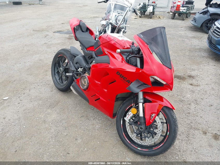 2022 Ducati Panigale VIN ZDMDAGWW0NB001829 — IAAI salvage auction photo
