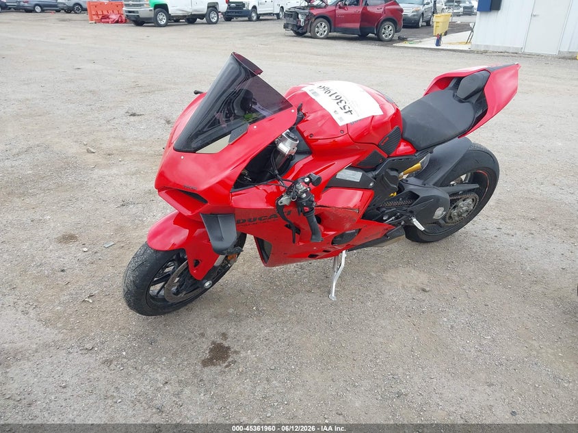 2022 Ducati Panigale VIN ZDMDAGWW0NB001829 IAAI salvage auction — SIDE, Salvage Title, sold $9,600 on 2026-09-09 (photo 2)