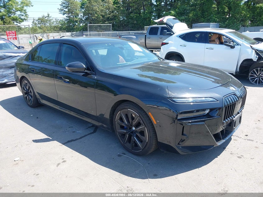 2026 BMW 7er VIN WBA33EJ03TCV99492 — IAAI salvage auction photo