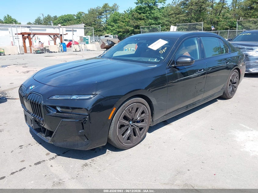 2026 BMW 7er VIN WBA33EJ03TCV99492 IAAI salvage auction — WATER/FLOOD, Wait Title, sold $45,050 on 2026-08-25 (photo 2)
