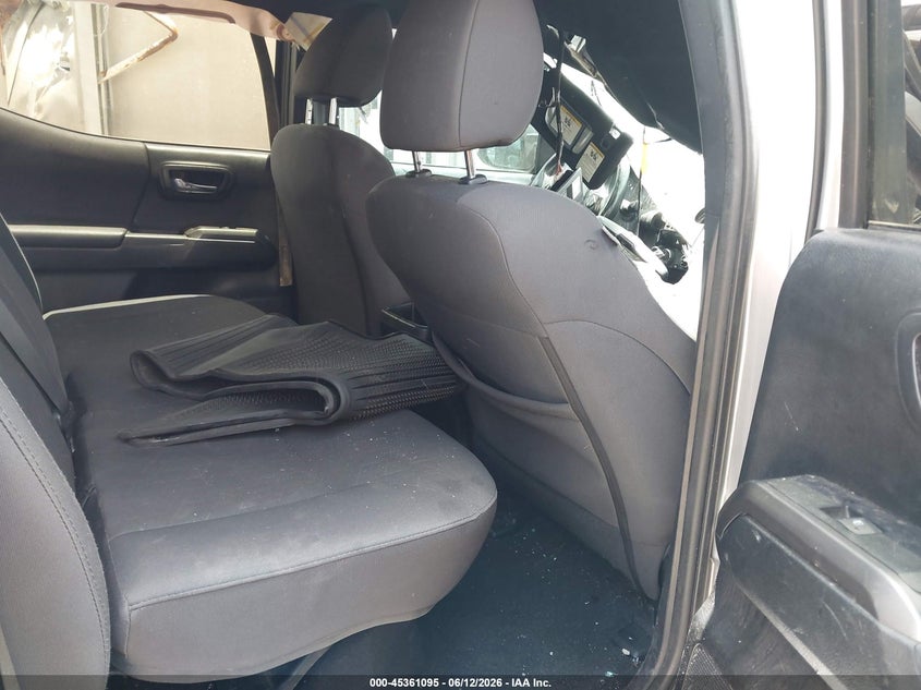 2017 Toyota Tacoma VIN 5TFCZ5AN9HX099009 IAAI salvage auction — ROLLOVER, Non-Repairable (Texas), sold $2,350 on 2026-07-28 (photo 8)