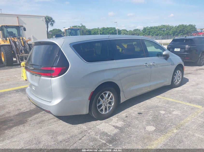 2023 Chrysler Pacifica VIN 2C4RC1BG9PR613278 IAAI salvage auction — WATER/FLOOD, Rebuildable (Florida), sold $7,750 on 2026-07-30 (photo 4)