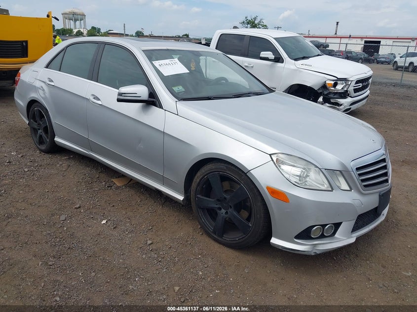 2010 Mercedes-benz E-class VIN WDDHF8HB3AA210325 IAAI salvage auction — NORMAL WEAR, Salvage (Texas), sold $550 on 2026-07-27 (photo 1)