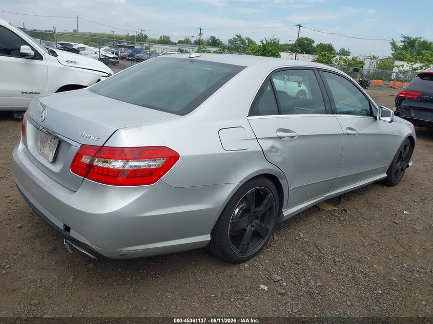 2010 Mercedes-benz E-class VIN WDDHF8HB3AA210325 IAAI salvage auction — NORMAL WEAR, Salvage (Texas), sold $550 on 2026-07-27 (photo 4)